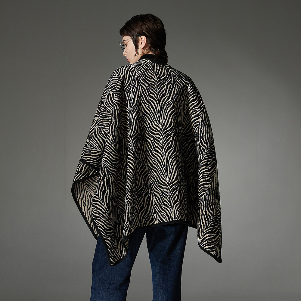 Winter New Pattern Buckle Shawl Thickened - Image 2