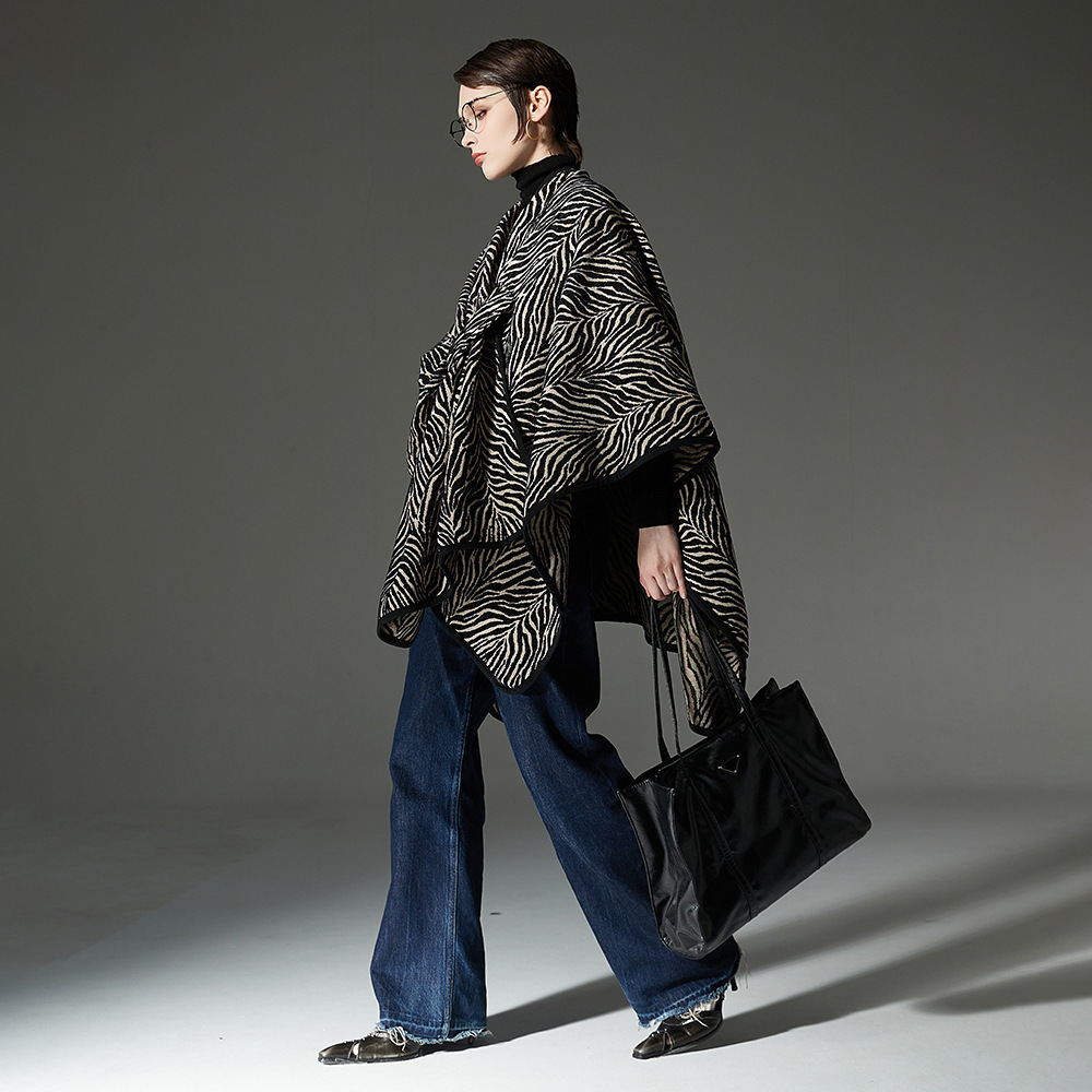 Winter New Pattern Buckle Shawl Thickened - Image 3