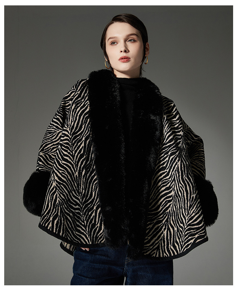 Autumn And Winter Pattern Black Fur Collar Shawl - Image 5