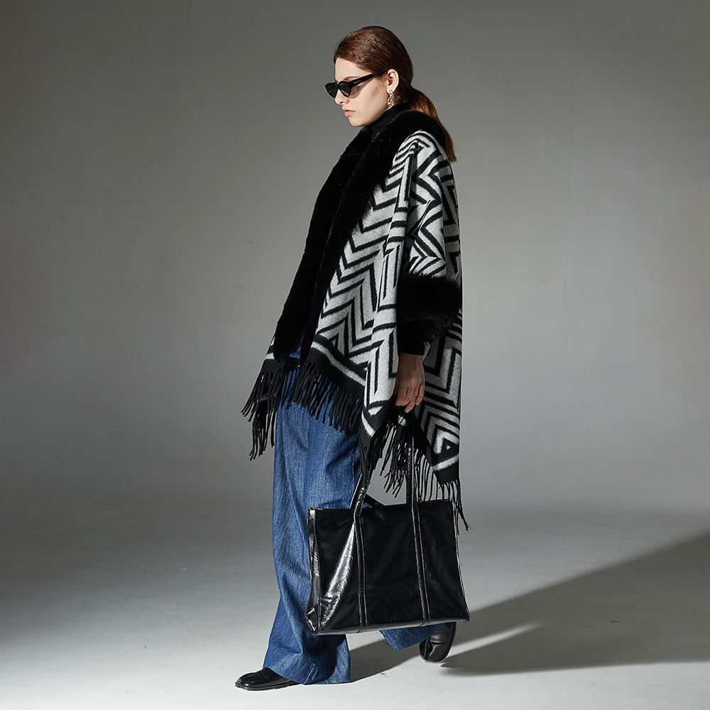 New Jacquard Black Gray Fur Collar Shawl - Image 2