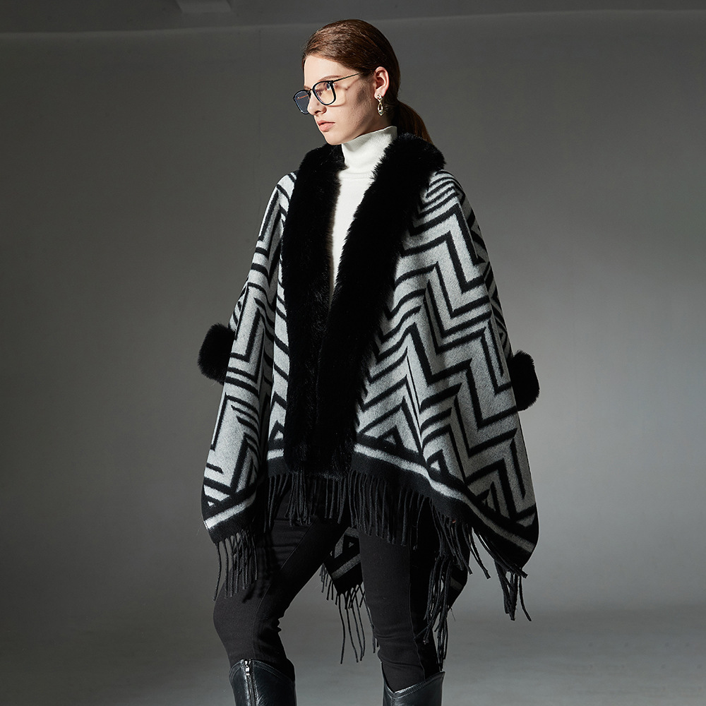 New Jacquard Black Gray Fur Collar Shawl - Image 3