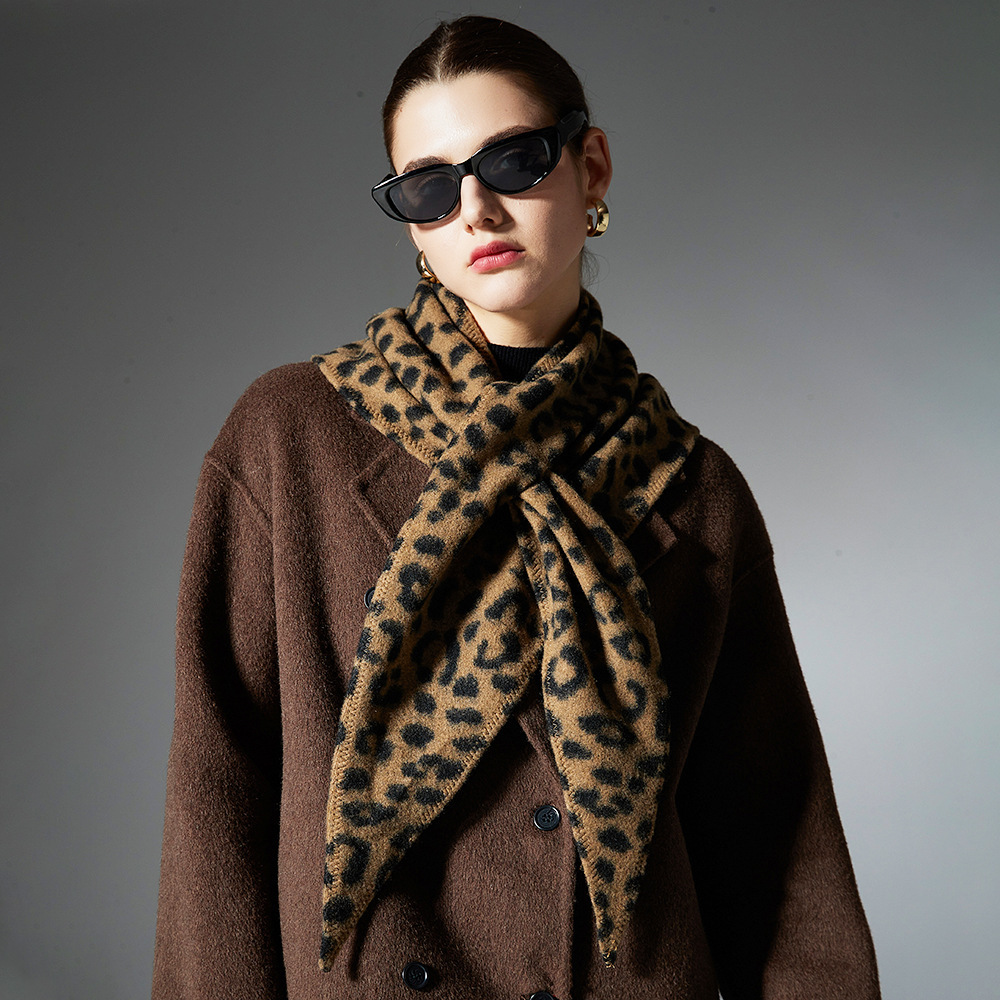 European And American Autumn And Winter Double-sided Leopard Print Triangle Shawl Scarf - Image 2