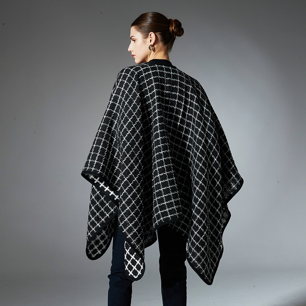 Black And White Buckle Loop Plaid Cross Shawl - Image 3