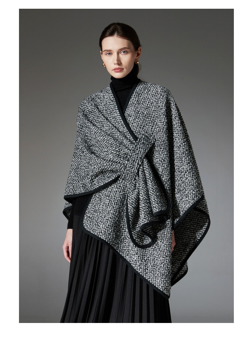 Women's Circle Yarn Wool Shawl - Image 6