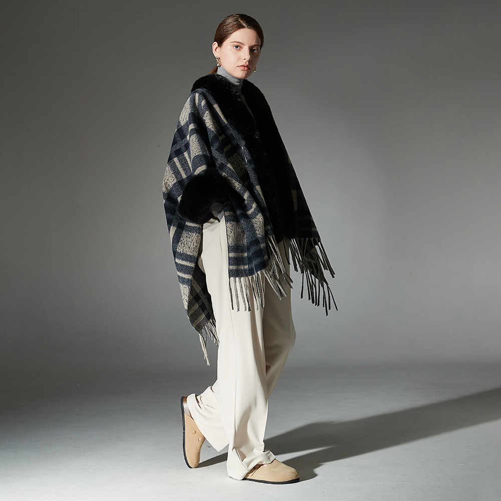 Plaid Navy Blue Fur Collar Shawl Warm - Image 3