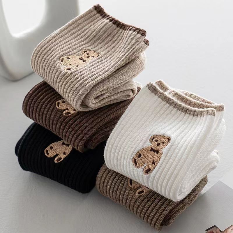 Mid-calf Retro Style Bear Japanese School Style Autumn And Winter Women's Stack Socks - Image 4