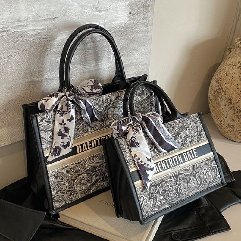 Women's Versatile Printed Hard Bottom Three-dimensional Tote Bag - Image 2