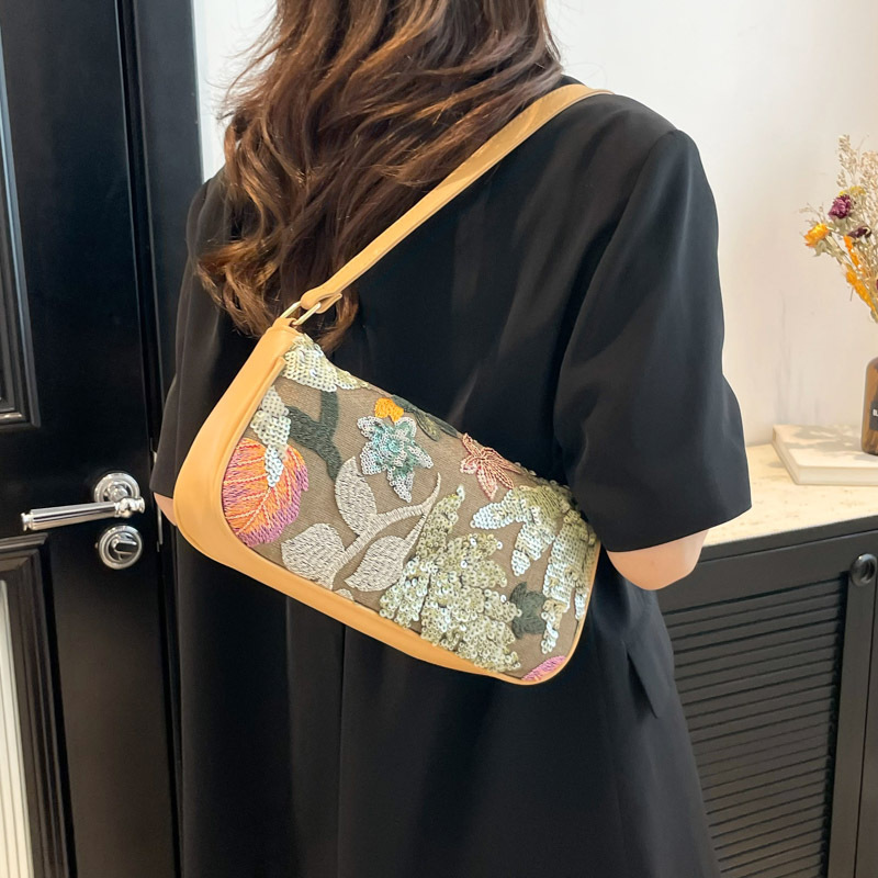 Women's Colorful Sequins Retro National Style High-grade Shoulder Bag - Image 3