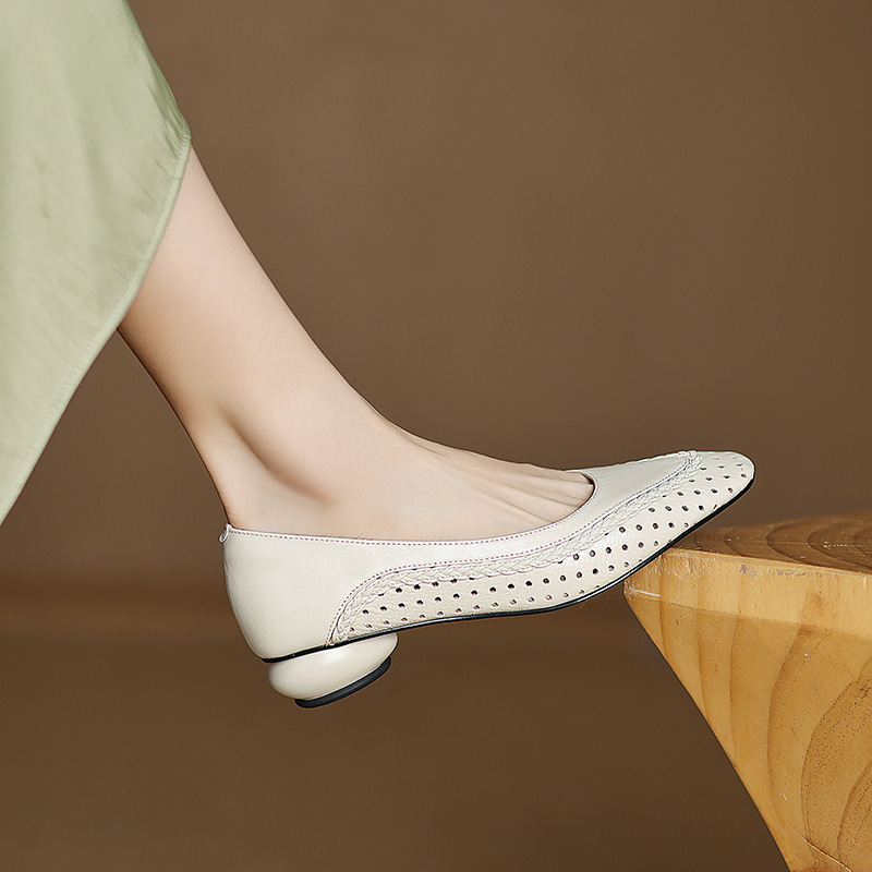 Women's Shallow Mouth Hollow-out Round Toe Mid Heel Plus Size Sandals - Image 3