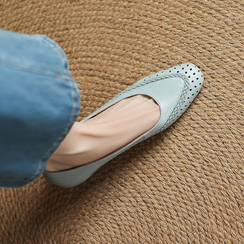 Women's Shallow Mouth Hollow-out Round Toe Mid Heel Plus Size Sandals - Image 4