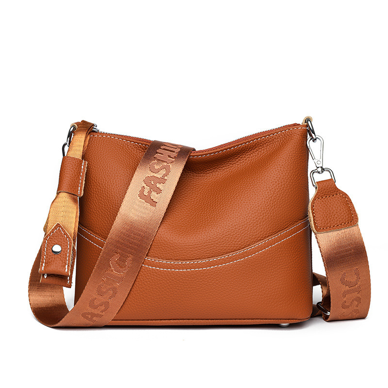 Fashionable And Versatile Simple Daily Commuter Crossbody Bag - Image 7