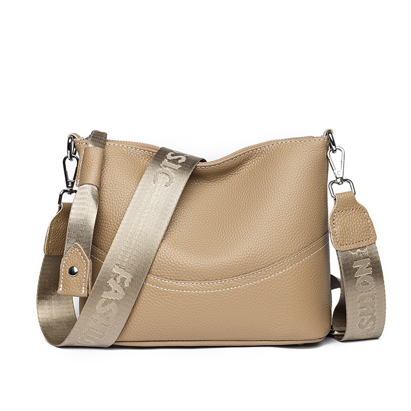 Fashionable And Versatile Simple Daily Commuter Crossbody Bag - Image 8