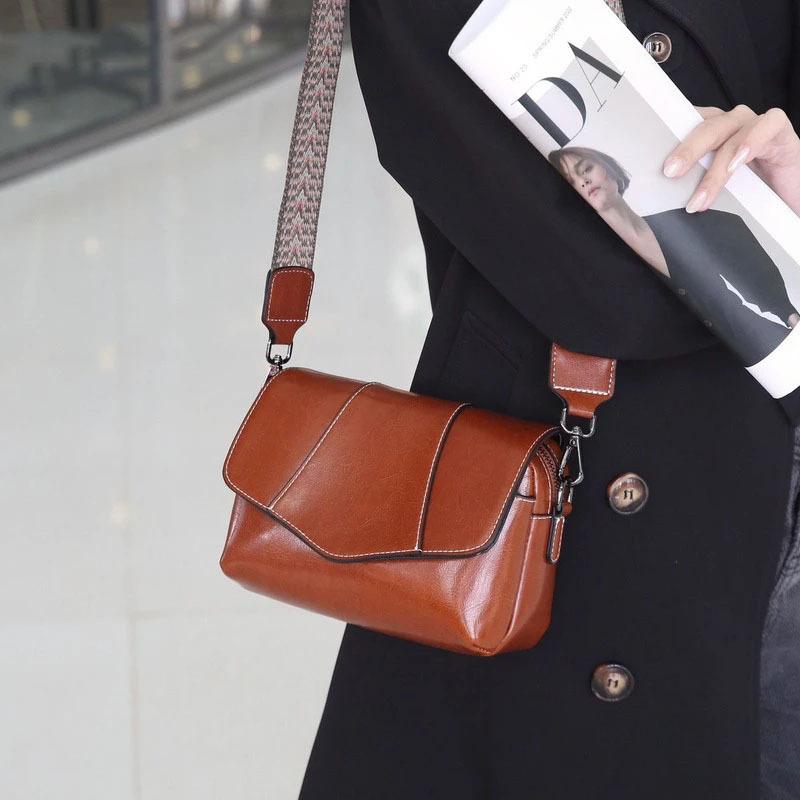 Leather Women's Casual Zip Crossbody Bag - Image 3