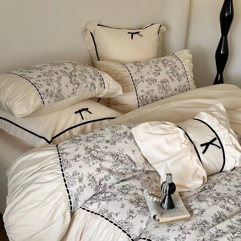 French Vintage Style Autumn And Winter Thickening Brushed Warm Four-piece Lace Set - Image 2