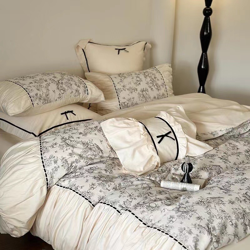 French Vintage Style Autumn And Winter Thickening Brushed Warm Four-piece Lace Set - Image 6