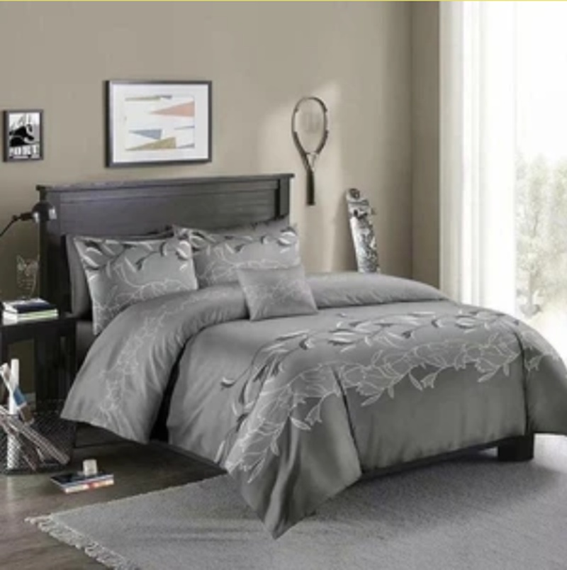 Three-piece Simple Plain Black Printing Bedding Set - Image 2