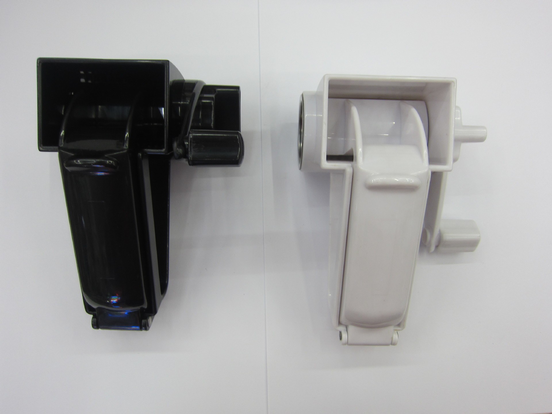 Stainless Steel Hand-cranked Rotating Cheese Grater - Image 3