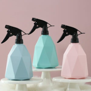 Large capacity watering can