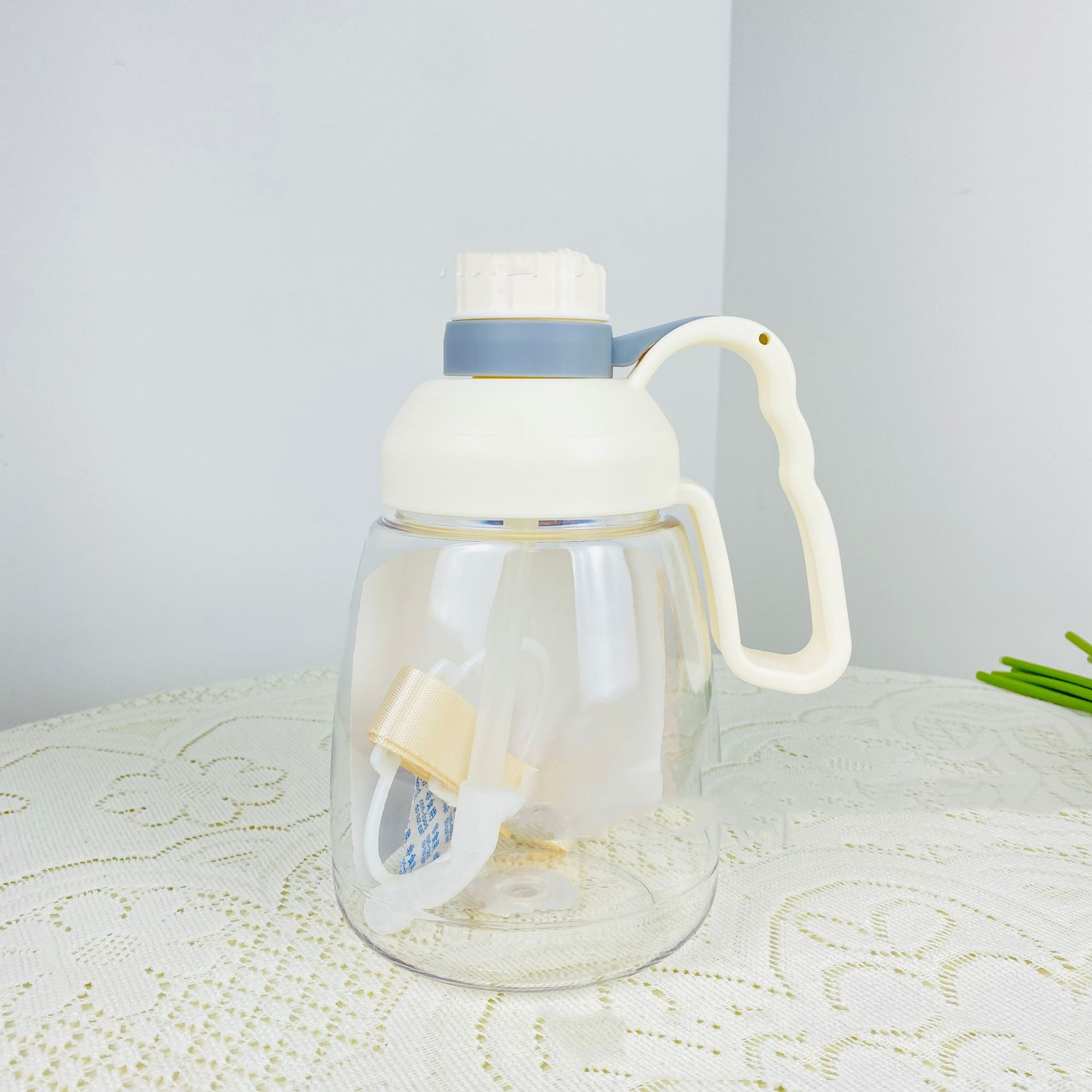 Cute Large Capacity Straw Water Cup Portable Sports Bottle - Image 3