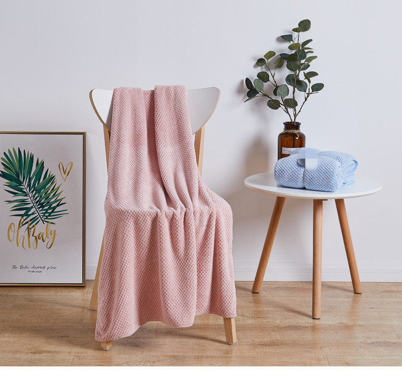 Large Pineapple Towel - Image 2