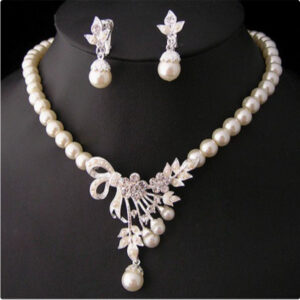 Wedding ladies, bridal ornaments, wedding gowns, pearls, necklaces, earrings, jewelry sets