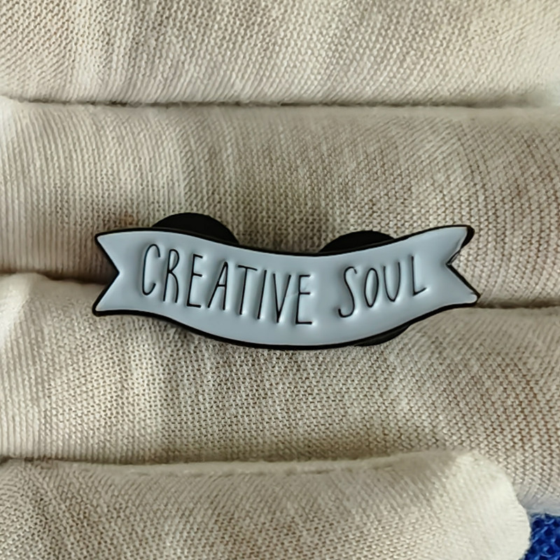 English Creative Soul Brooch Cartoon Golden M Badge - Image 3