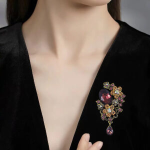 Refined Grace Crystal Brooch Elegant Luxury High-end Cheongsam Accessories
