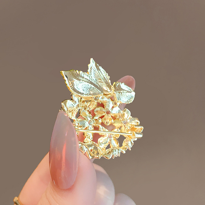 Fashion Purple Hydrangea Brooch Female High Sense - Image 4