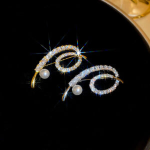 Real Gold Plating Irregular Letter Brooch