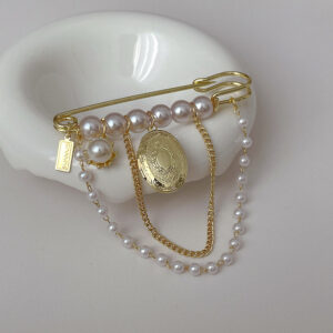 Retro Fashion And Personalized Pearl Tassel Brooch