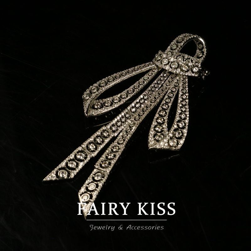 Exquisite And Versatile Heavy Industry Bow Inlaid Diamond Copper Wax Brooch - Image 2