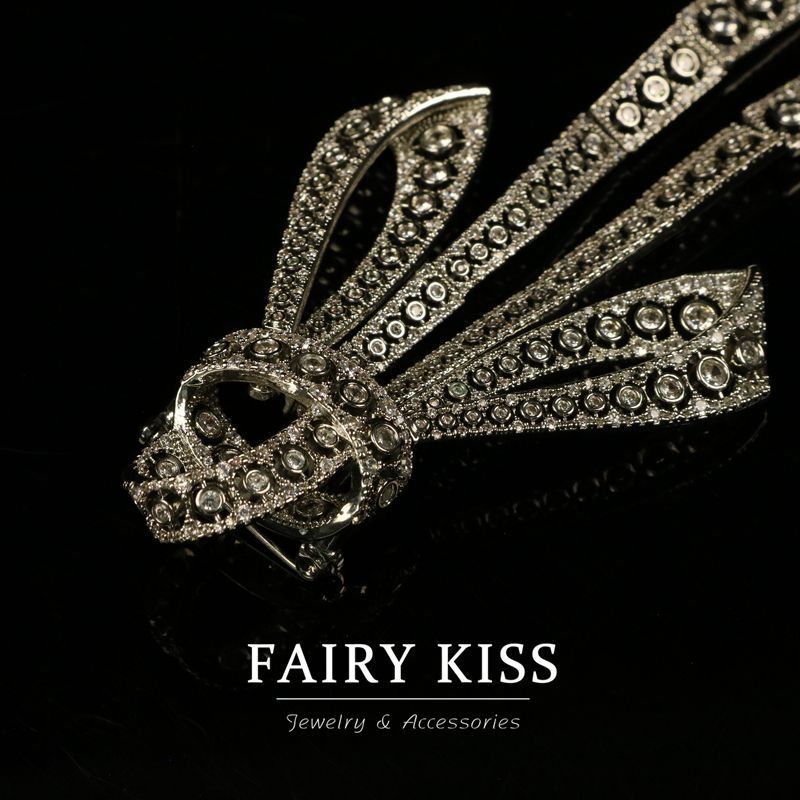 Exquisite And Versatile Heavy Industry Bow Inlaid Diamond Copper Wax Brooch - Image 4