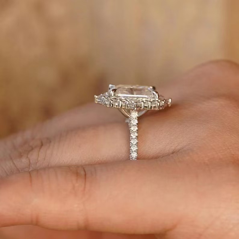 Rectangular Diamond Graceful And Fashionable Ring - Image 5