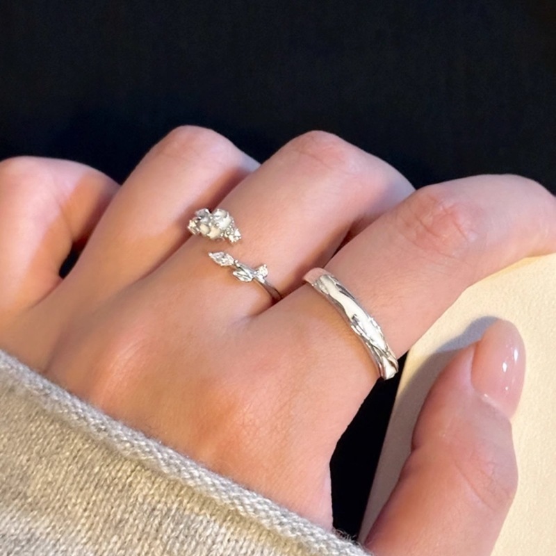 Creative Silver Sparkling Camellia Couple's Ring - Image 4