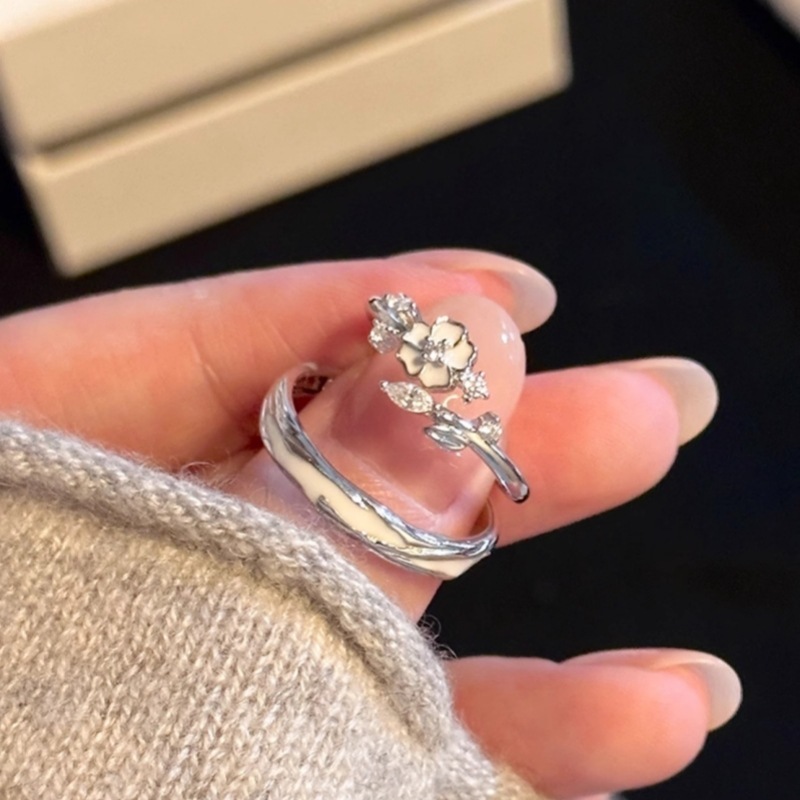 Creative Silver Sparkling Camellia Couple's Ring - Image 5