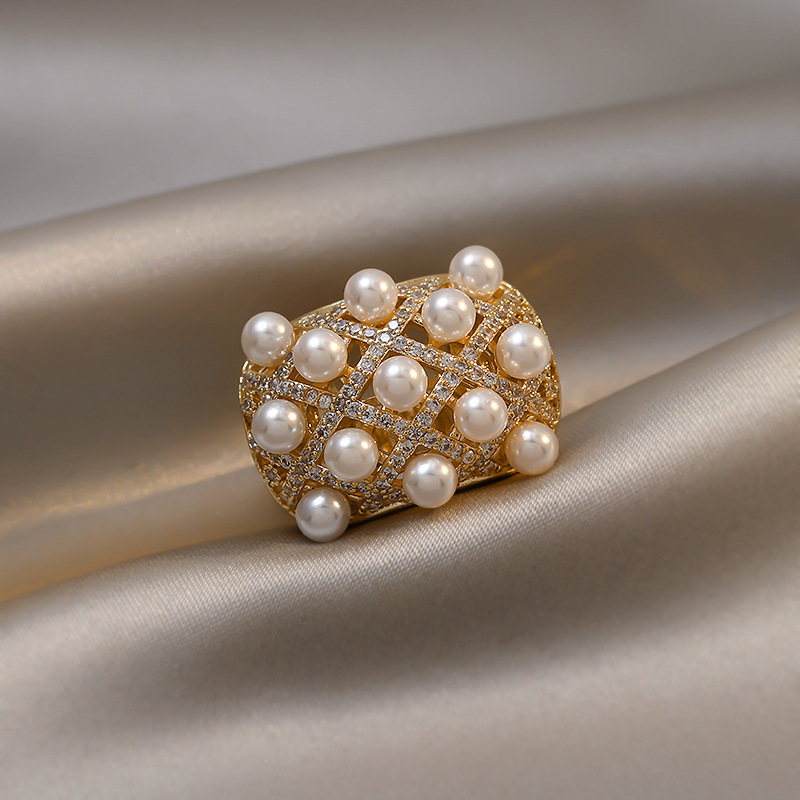 Copper Zircon Pearl Niche Design Ring Personalized And Exaggerated - Image 2