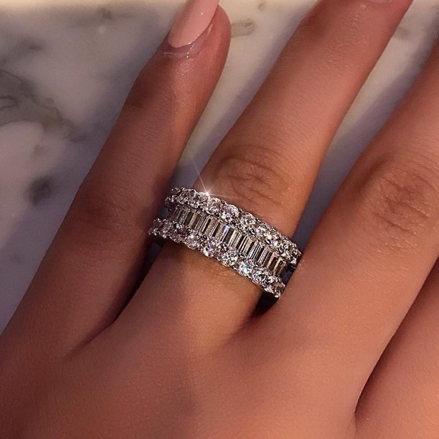 Wheel Of Ladies' Ring Inlaid With Stones