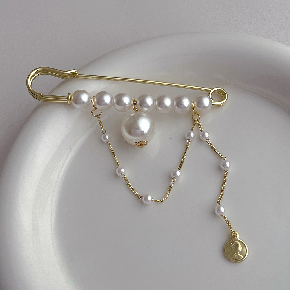 Ins Style Retro All-match Big Pearl Brooch - Image 3
