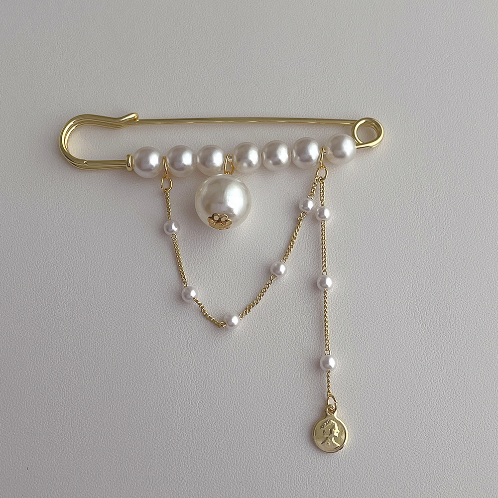 Ins Style Retro All-match Big Pearl Brooch - Image 4