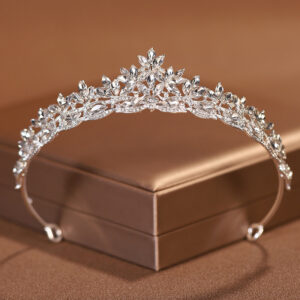 Retro Simple Elegant Crown Bridal Headdress Queen Crown Wedding Hair Accessories