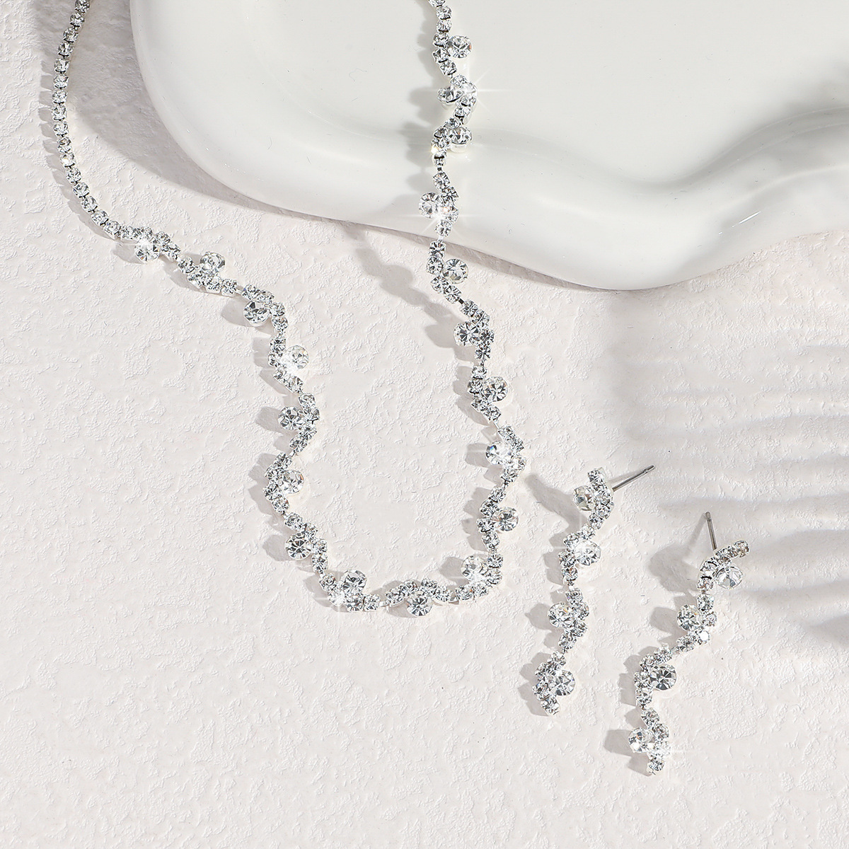 Fashion Elegant Rhinestone Ear Stud Necklace Women's Suit - Image 4