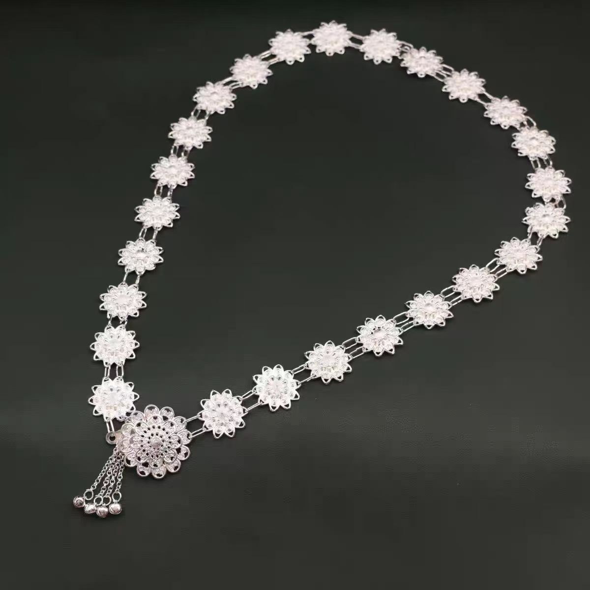 Necklace Waist Chain Vintage Alloy Hollow Flower Accessories Golden Waist Chain - Image 3