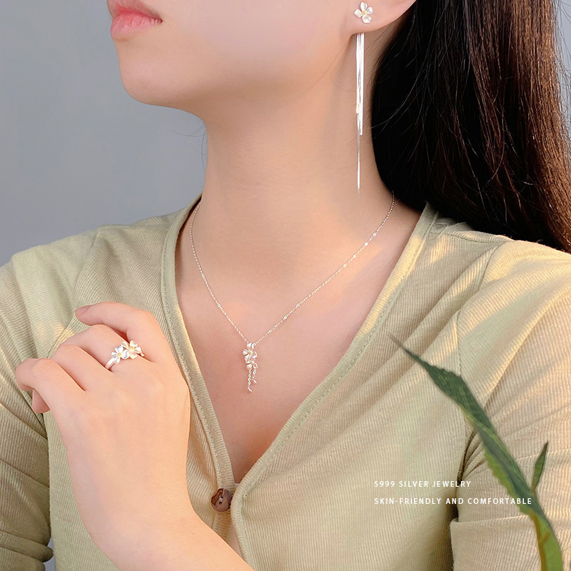 Collarbone Necklace Elegant Earrings High-grade Ring - Image 3