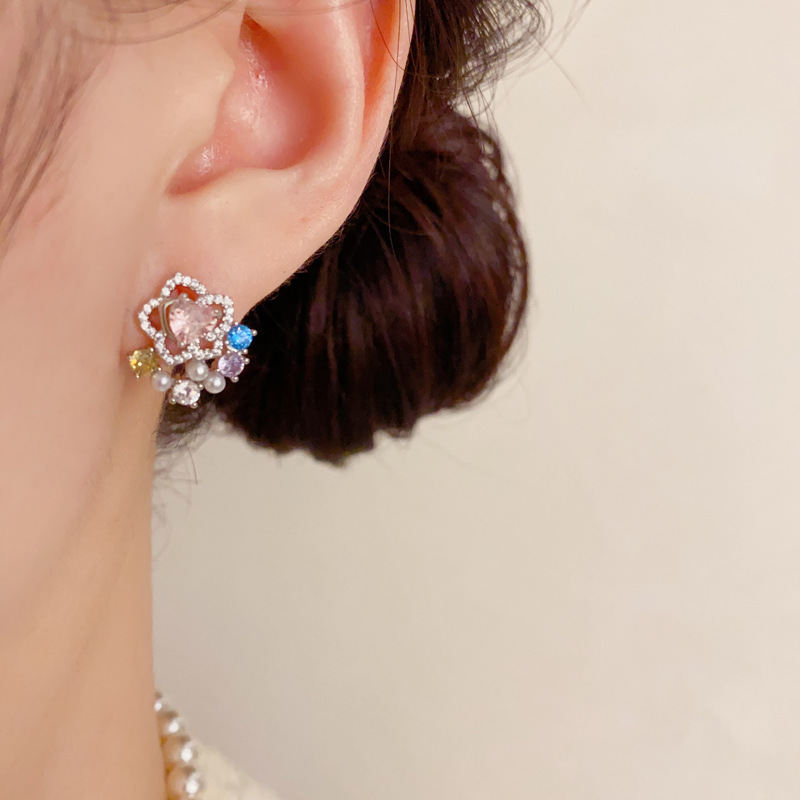 Full Diamond Silver Petal Stud Earrings - Image 3