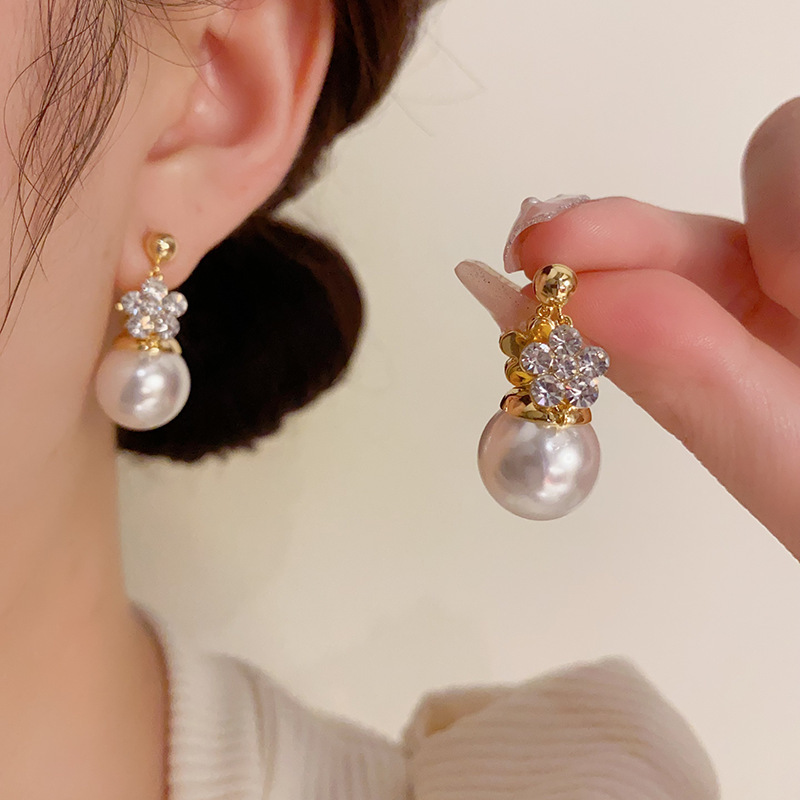Female Korean Style Design Versatile Double-sided Flower Pearl Earrings