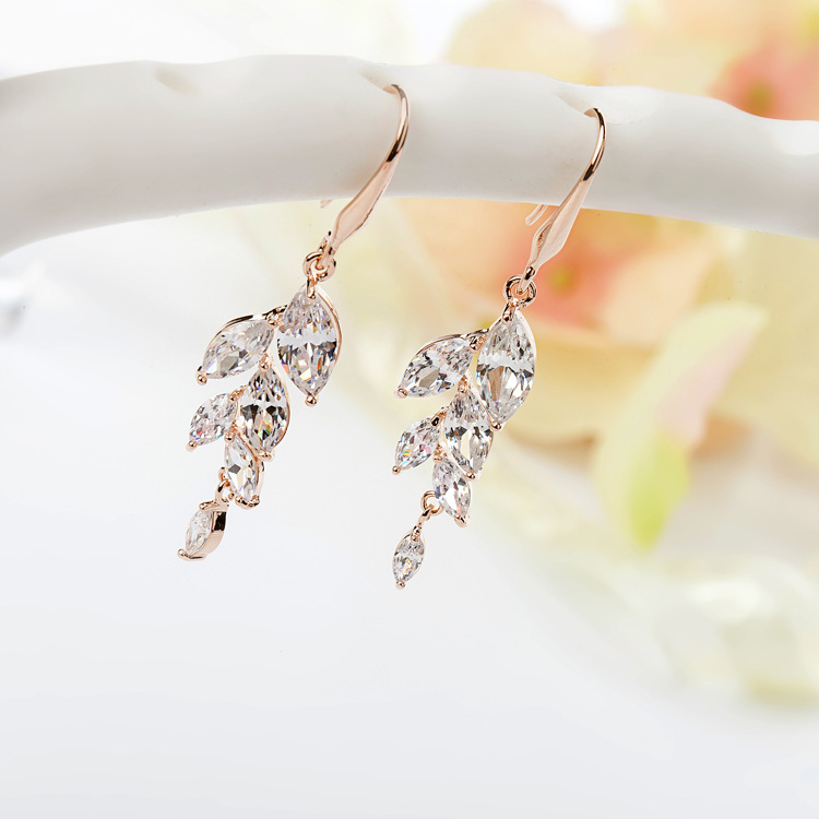 Fashion Leaf Earrings Zircon Earrings - Image 2