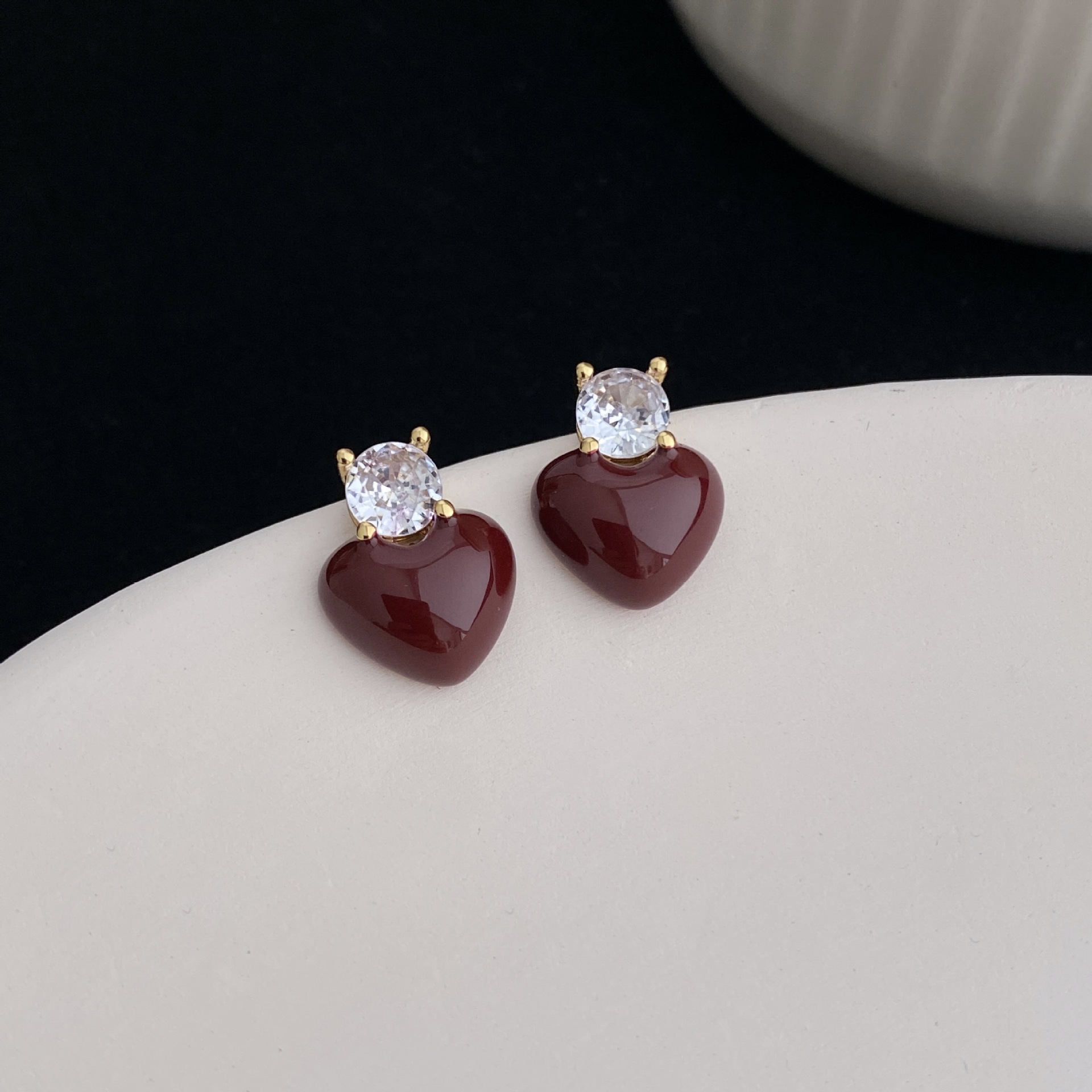 Retro Fashion Enamel Drip Glaze Light Luxury Versatile Earrings - Image 5