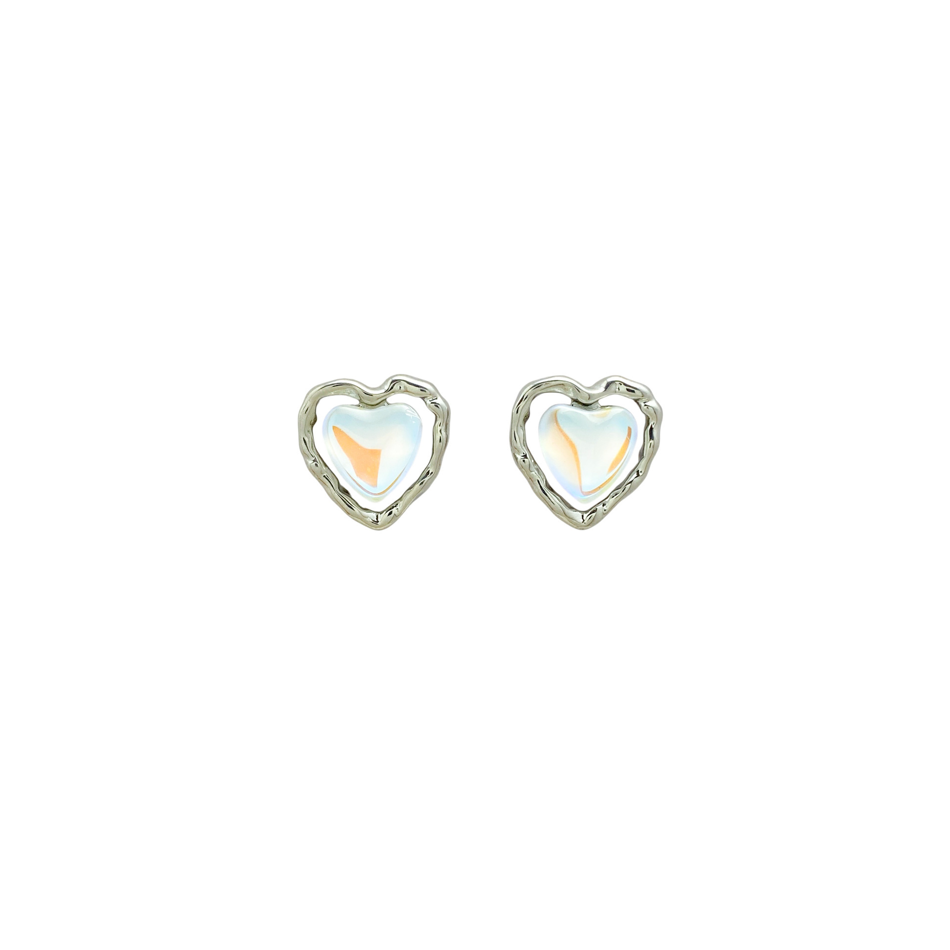 Women's Simple And Versatile Fashionable Heart Earrings - Image 3