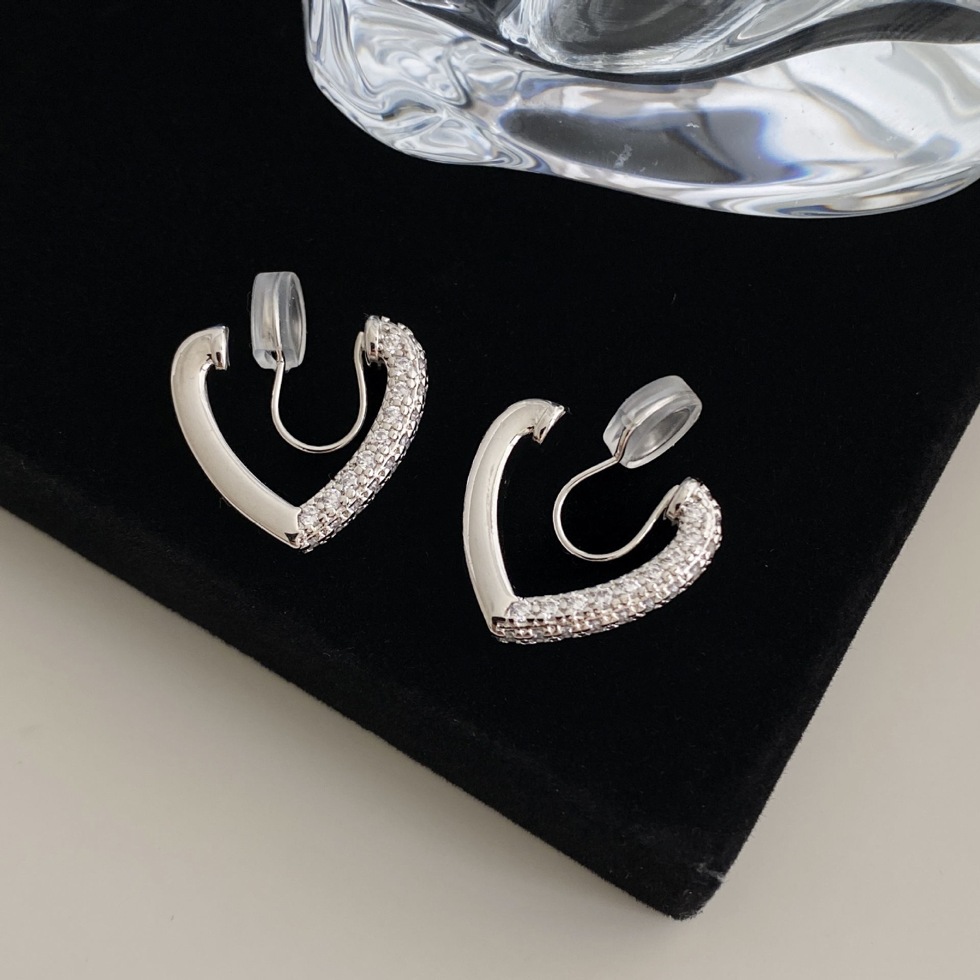 Asymmetric Micro-set Zirconia No Ear Piercing Light Luxury Versatile Earrings - Image 6