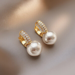Women's Summer Fashion Pearl Earrings